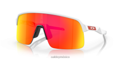 sutro lite 8882X228 Oakley gafas Lentes prizm ruby, montura blanco mate.